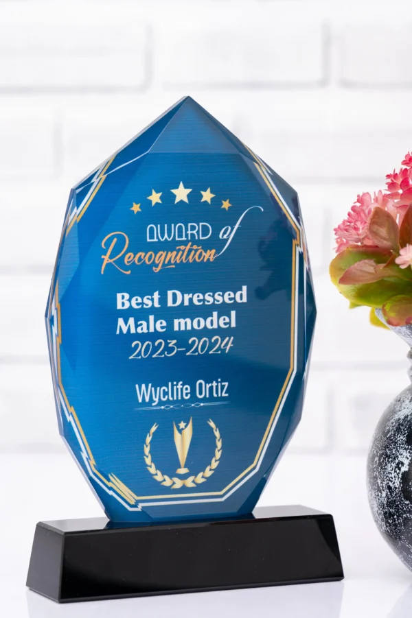 Spear Crystal Award Wooden Base Sharp Pointed Glass Top Nairobi Call WhatsApp 0119383838 Credible Point